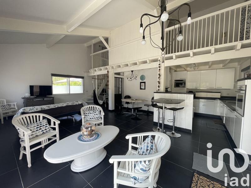 Maison - 212 m² - 7 pièces