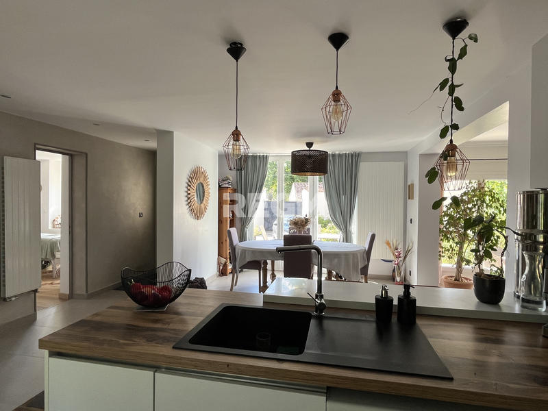 Maison - 200 m² - 7 pièces