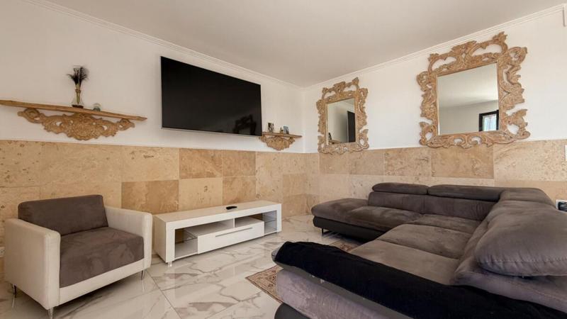 Maison - 193 m² - 9 pièces