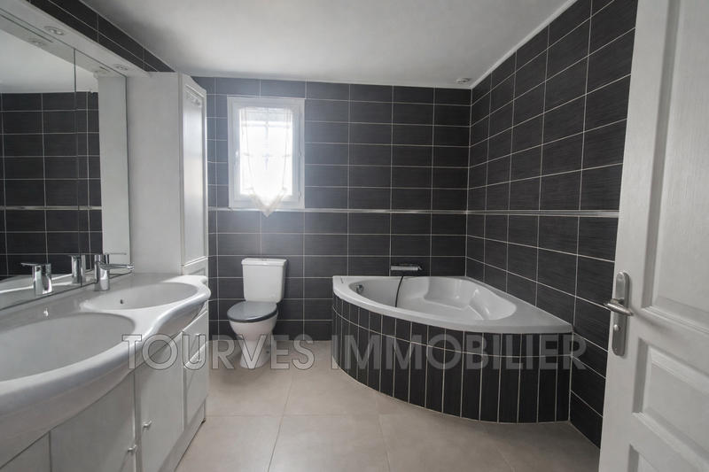 Maison - 215 m² - 6 pièces