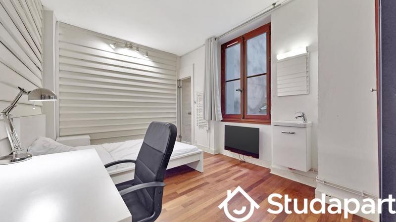 Chambre - 11 m² - 1 pièce