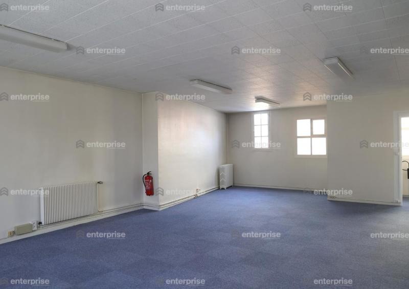 Bureau - 880 m²
