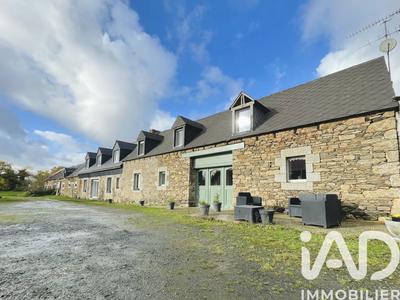 Maison - 234 m² - 8 pièces