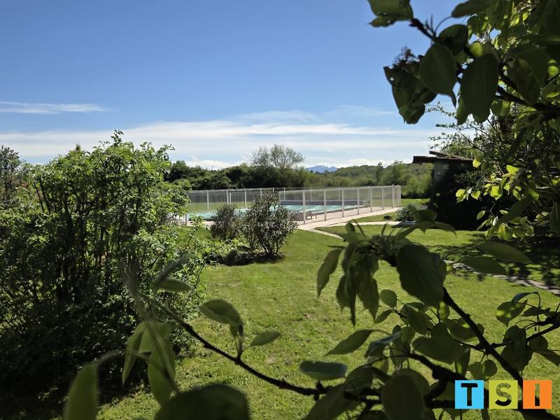 Maison - 230 m² - 7 pièces