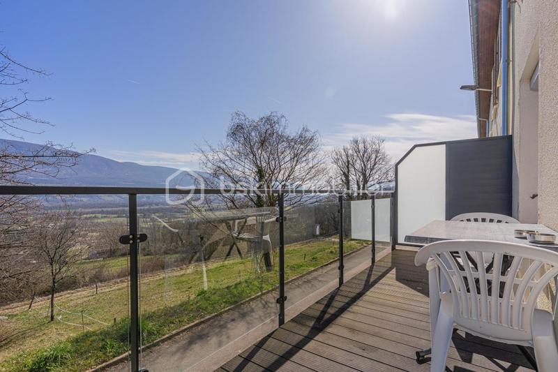 Appartement - 81 m² - 3 pièces