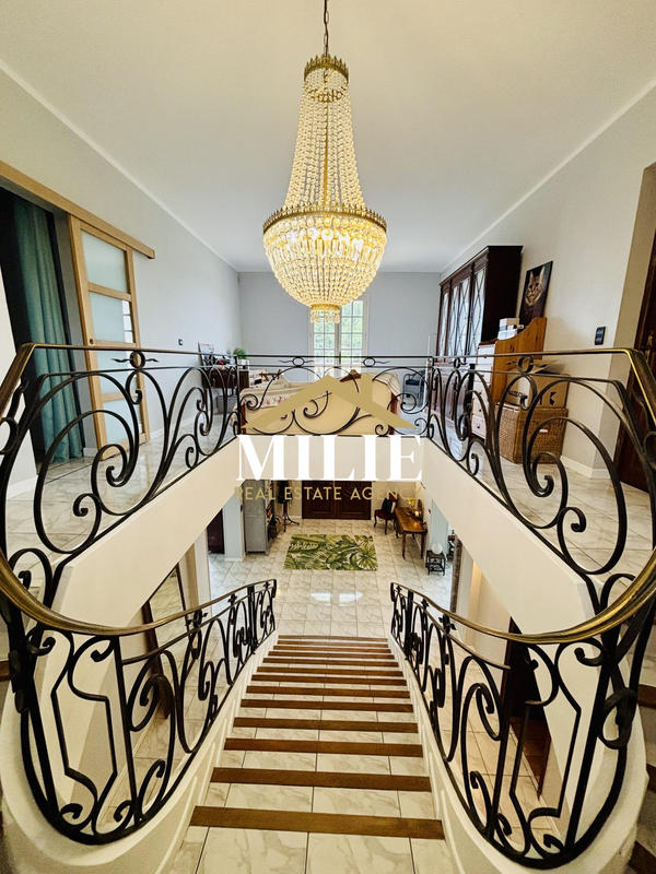 Villa - 350 m² - 10 pièces