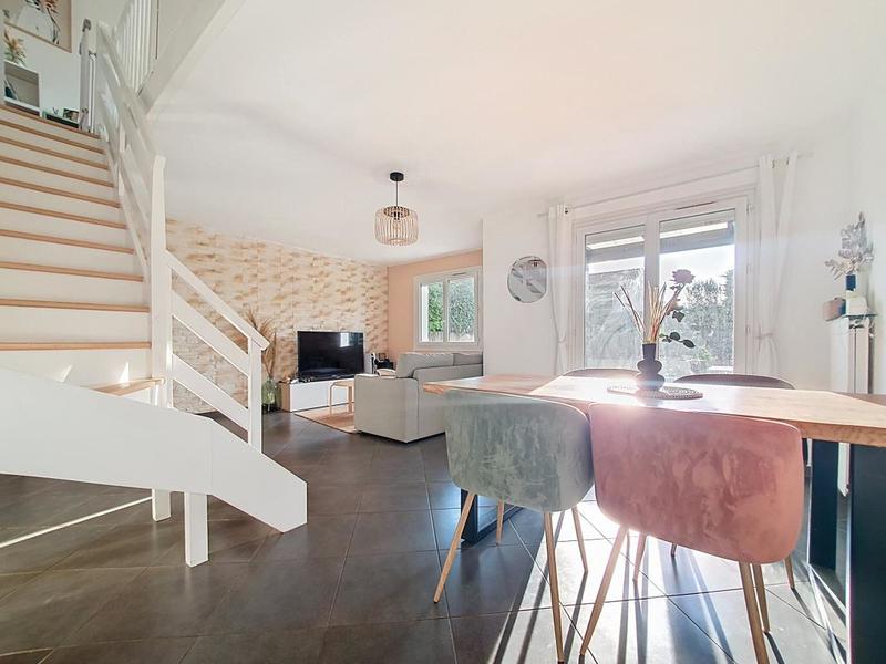 Maison - 104 m² - 5 pièces