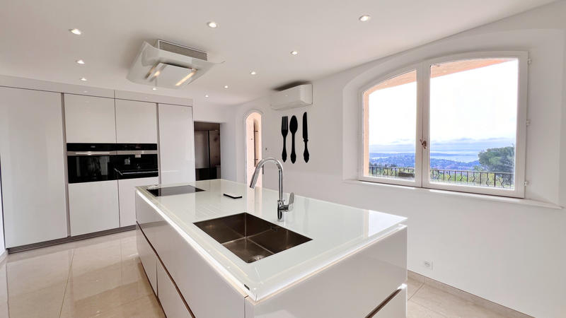 Villa - 288 m² - 6 pièces