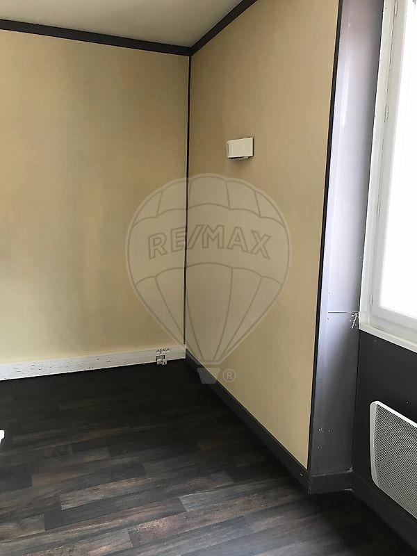 Local commercial - 110 m² - 4 pièces