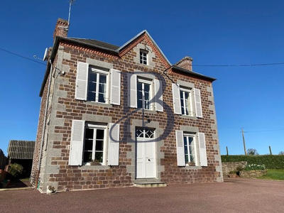 Maison ancienne - 360 m² - 15 pièces
