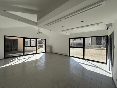 Bureau - 124 m² - 6 pièces