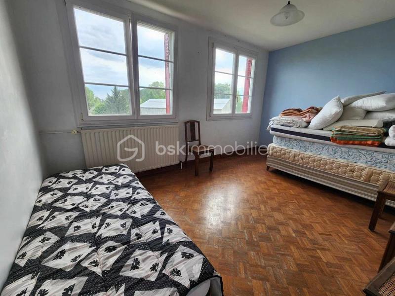 Maison traditionnelle - 137 m² - 8 pièces