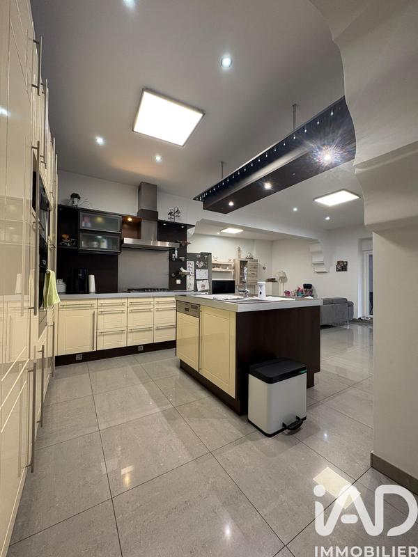 Maison - 163 m² - 6 pièces