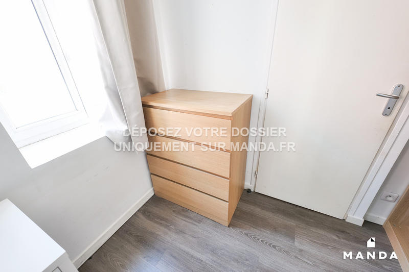 Chambre - 9 m² - 6 pièces