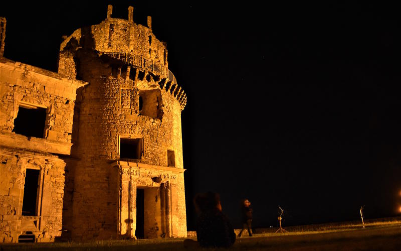 Visite aux flambeaux : entre histoire et ombres