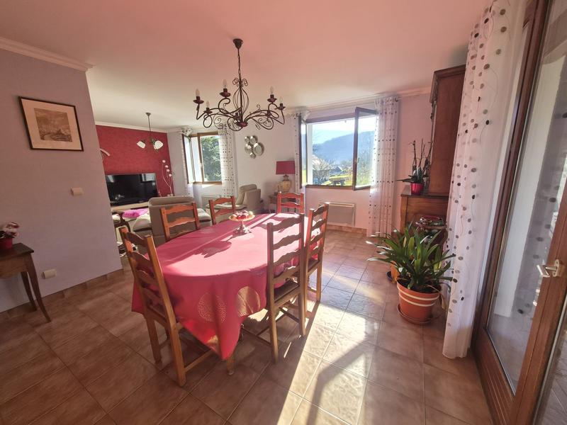 Maison - 140 m² - 5 pièces