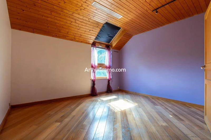 Maison - 250 m² - 10 pièces