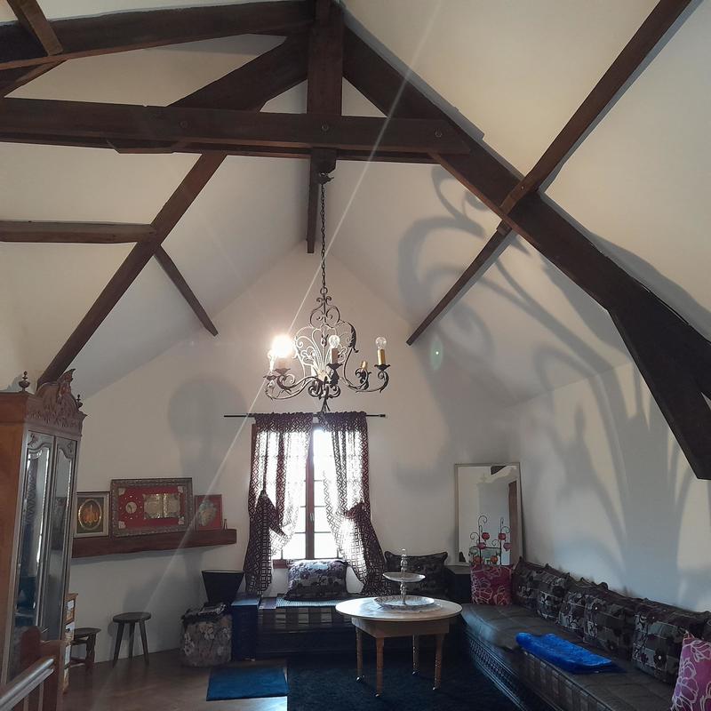 Maison - 220 m² - 12 pièces