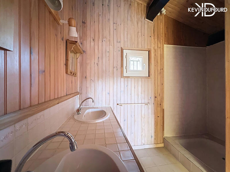 Maison - 200 m² - 7 pièces