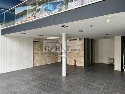 Local commercial - 114 m²