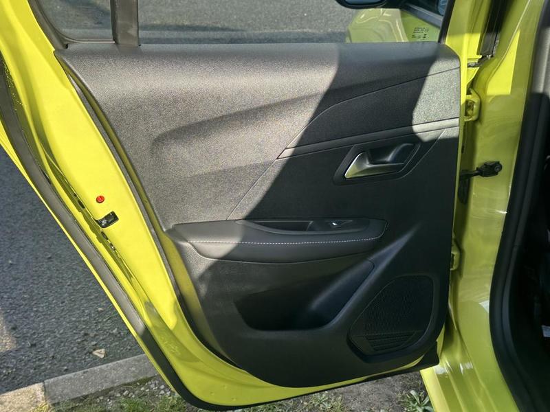 Peugeot 208 1.2 Turbo 100 Cv s&amp;S Style Bvm6 430 Kms !