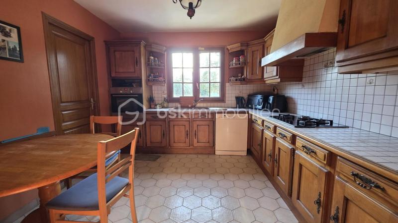 Maison - 169 m² - 8 pièces