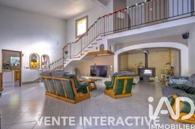 Maison - 240 m² - 5 pièces