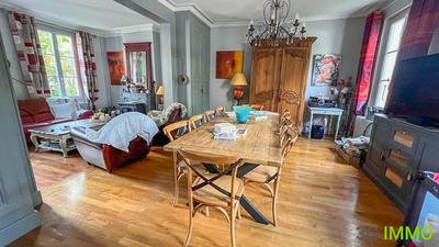 Maison de ville - 194 m² - 8 pièces