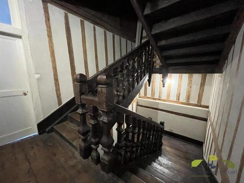 Maison - 222 m² - 7 pièces