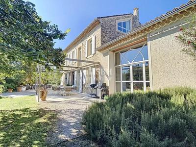 Mas - 285 m² - 10 pièces