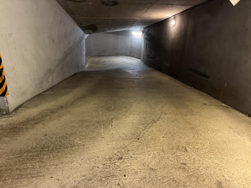 Parking / Garage - 12 m²