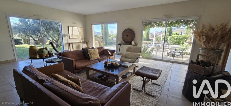 Maison - 280 m² - 9 pièces