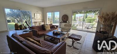 Maison - 280 m² - 9 pièces