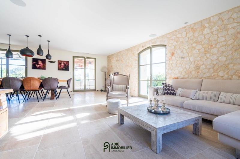 Maison en pierre - 157 m² - 6 pièces