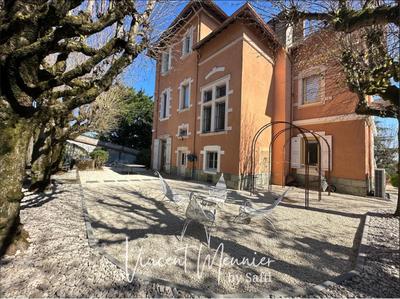 Maison de maîtres - 357 m² - 9 pièces