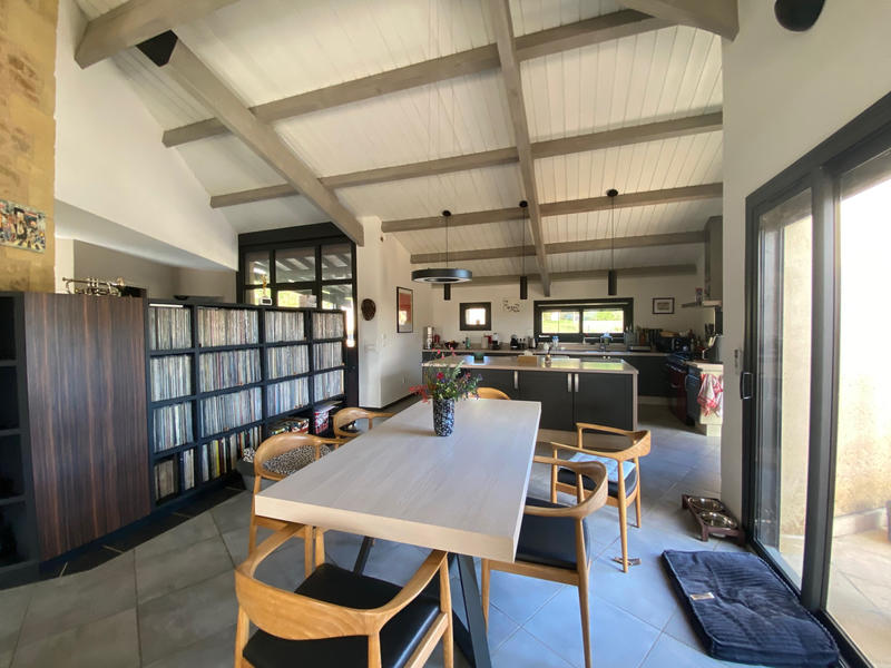 Maison - 202 m² - 7 pièces