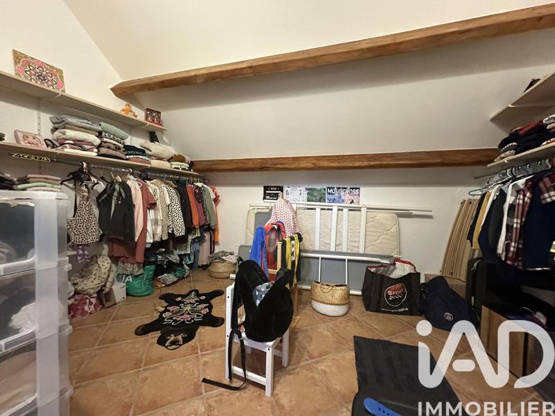 Maison - 234 m² - 8 pièces