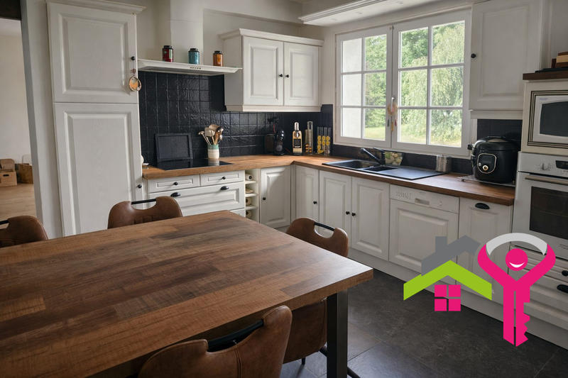 Maison - 250 m² - 7 pièces