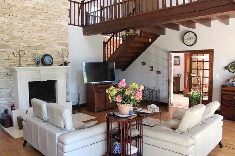 Maison - 300 m² - 8 pièces