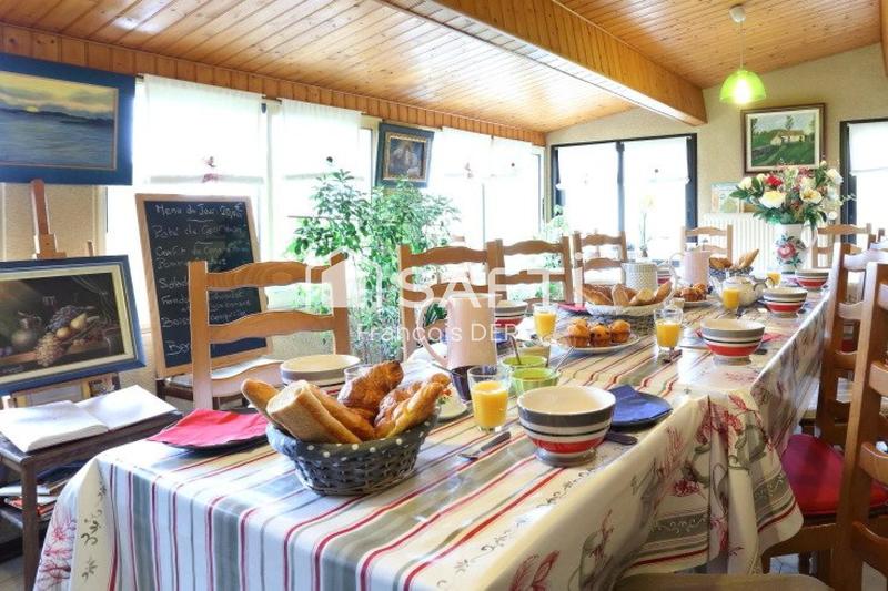 Maison - 238 m² - 9 pièces