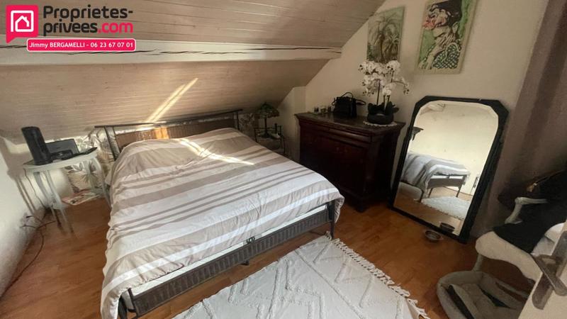 Maison - 207 m² - 7 pièces