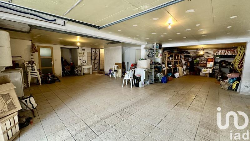 Maison - 220 m² - 8 pièces