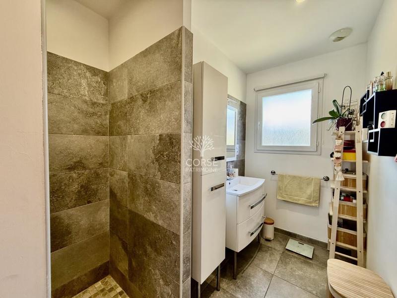 Maison - 80 m² - 6 pièces