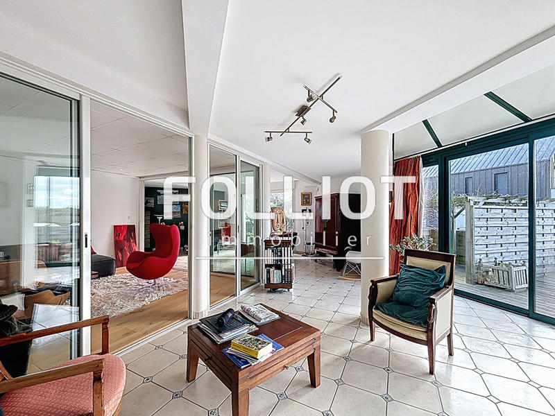 Maison - 246 m² - 11 pièces