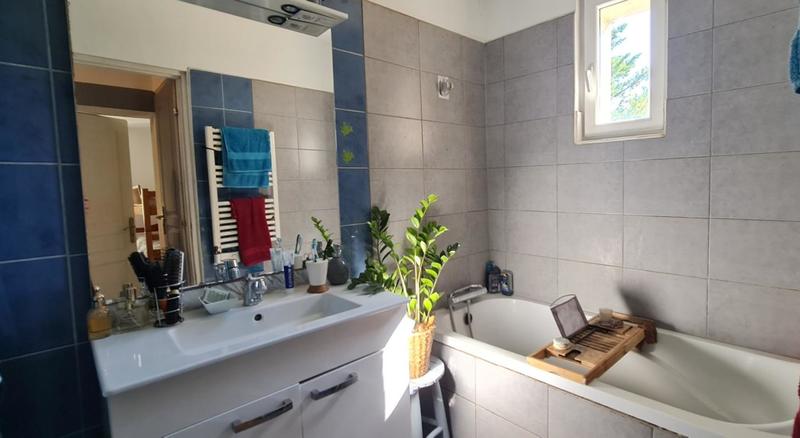 Maison - 210 m² - 10 pièces