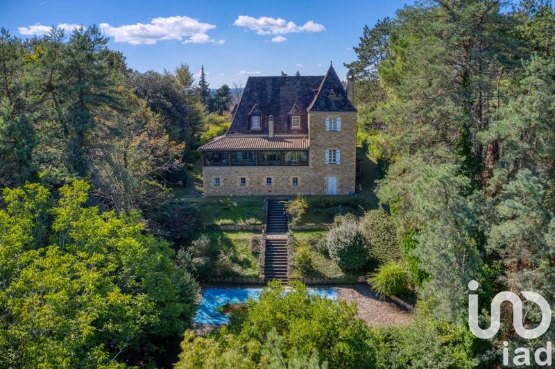 Maison - 201 m² - 6 pièces