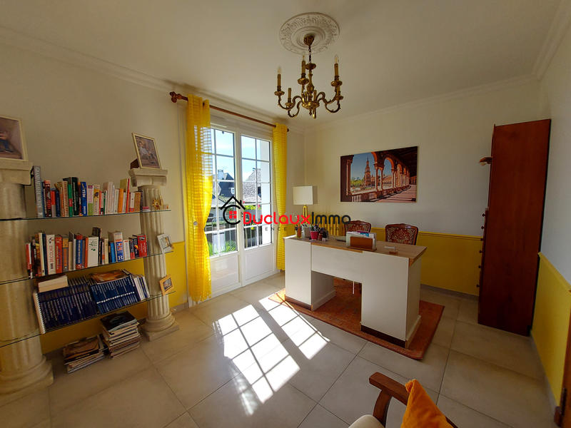 Maison - 250 m² - 11 pièces