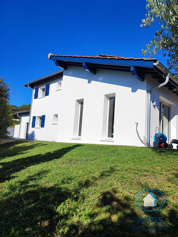 Maison - 140 m² - 4 pièces