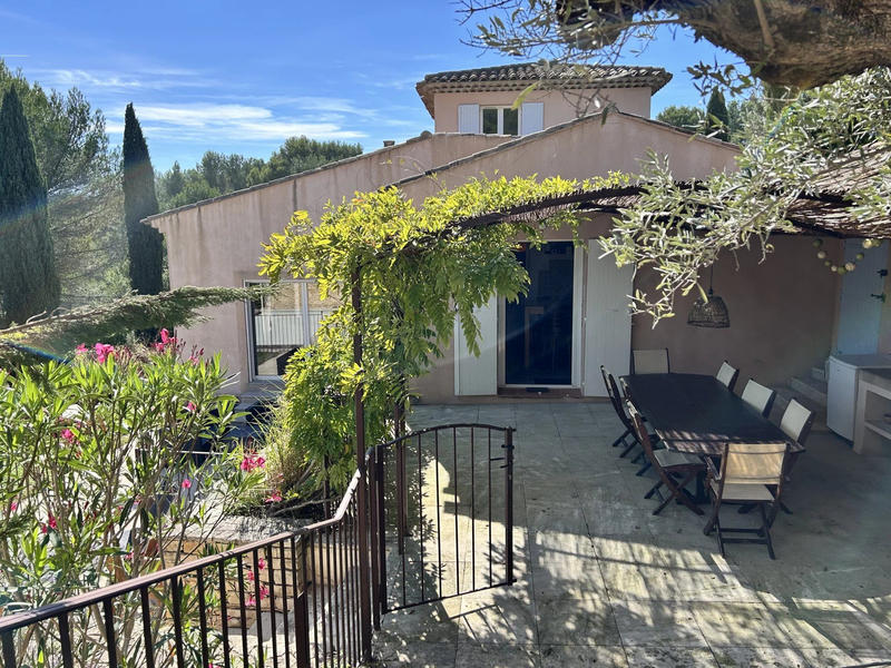 Villa - 180 m² - 6 pièces