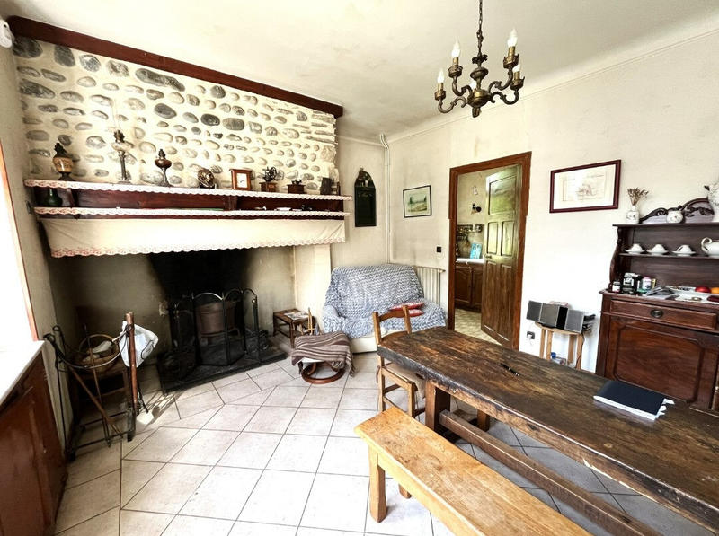 Maison - 383 m² - 11 pièces